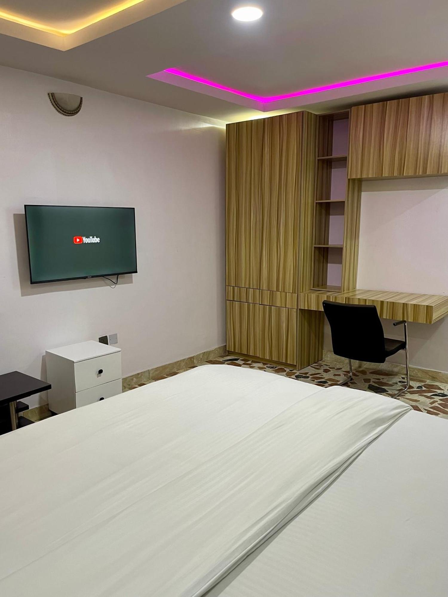 Weena Hotel & Resort Lagos Exterior photo